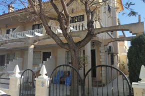 Espacioso casa cerca junto al mar